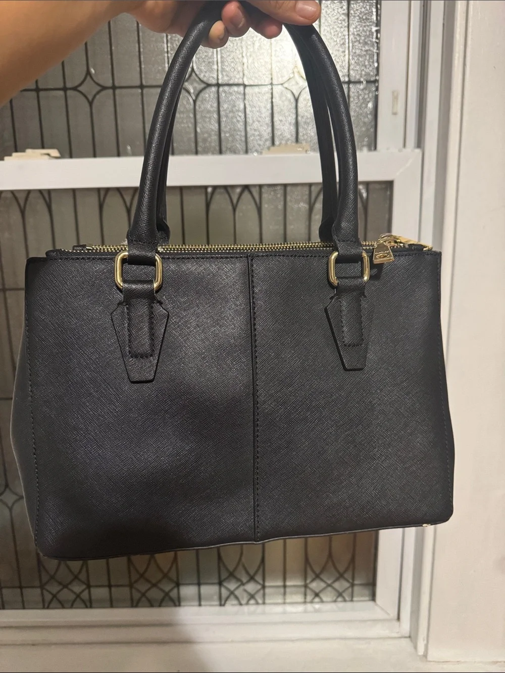 DKNYC sleek black